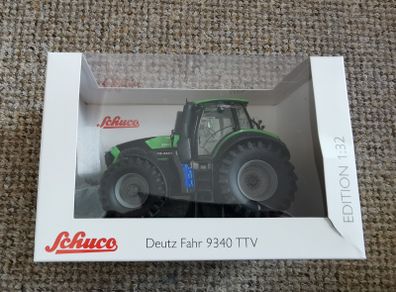 Schuco Deutz 9340 1/32 replica tractor