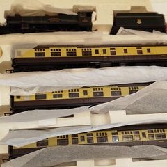 Hornby R2364MThe Torbay Express, train pack, new