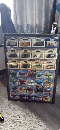 hotwheels hang on wall