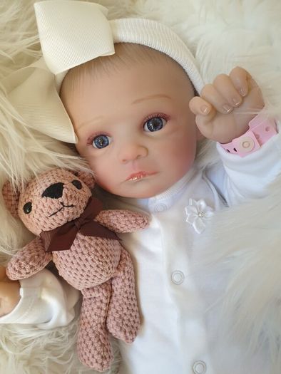 Reborns By Laura.  Introducing Newborn Baby Lacey.  5lbs In Weight.  Reborn Doll. Welcome To View