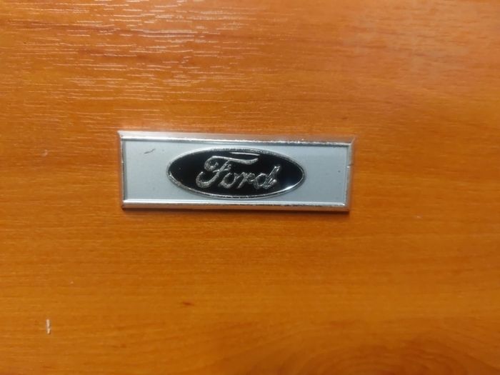 Ford badge