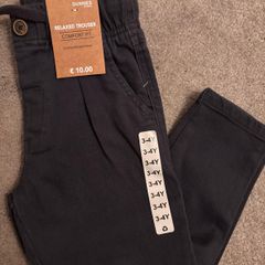 BNWT Relaxed fit age 3-4