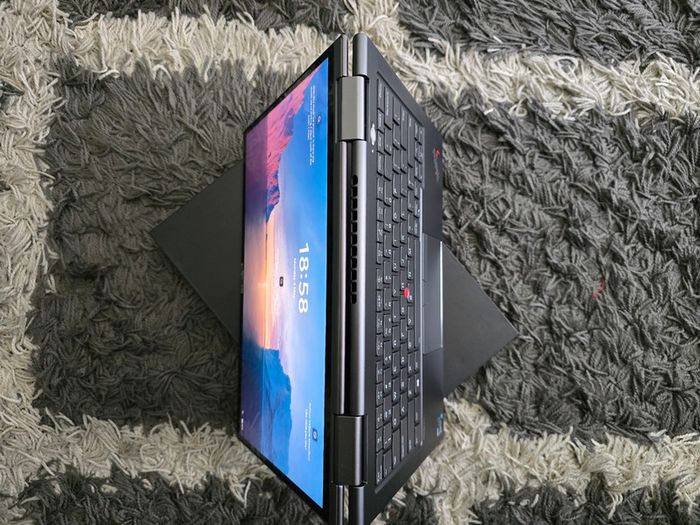 Lenovo X1 Yoga (6thgen) i7/512/32gb/4K  [High-Spec | Like New]