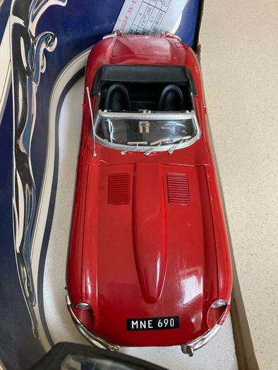 Jaguar ETYPE XKE 4.2 litre scale 1/16