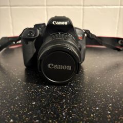 Canon T4i 650D Camera Bundle