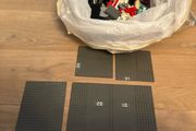 Lego bundle 2.7kg plus retired baseboards