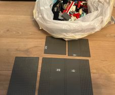 Lego bundle 2.7kg plus retired baseboards