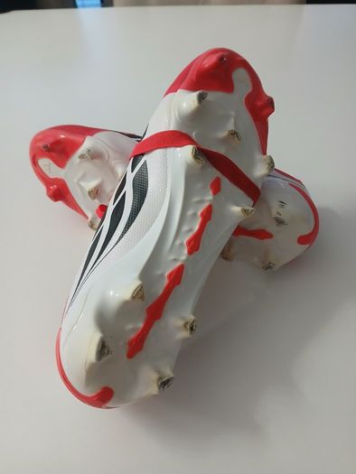 Predator football boots size 6