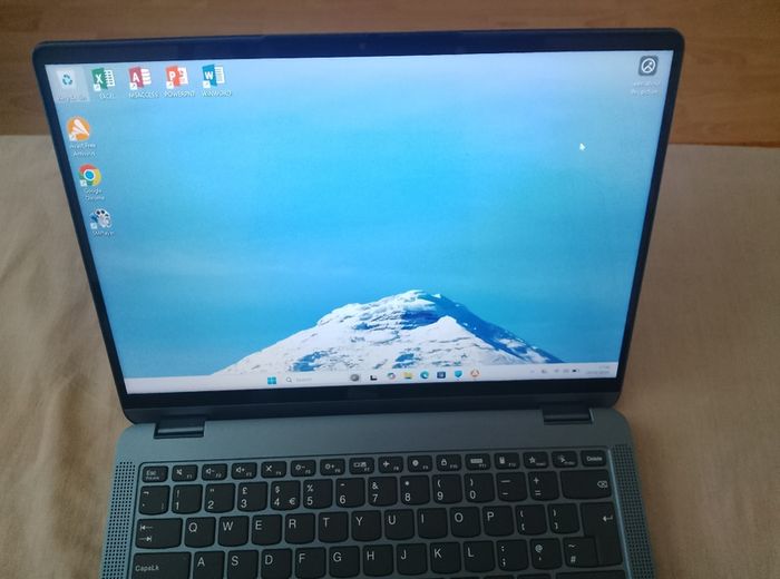 Lenovo ideapad Flex 5i 2 in 1 12th gen i3