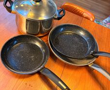 Cookware Set - pots and pans