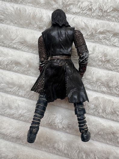 Lord of the Rings Helm's Deep Aragorn Action Figure Damaged NO Finger approx. 16 cm. Used Please see photos