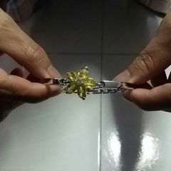 Elegant yellow rhinestone bracelet