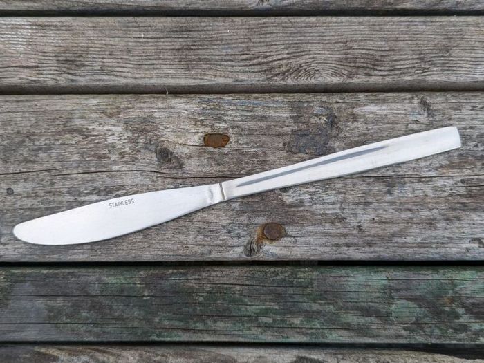 Dining knives set