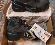 Women's Mid-rise Hiking Boot Salomon, Cross Hike Mid Gore-tex