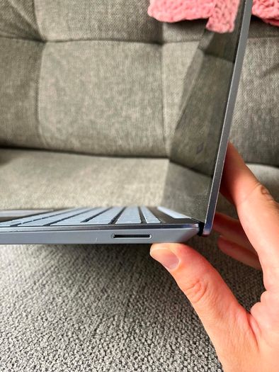 12.4" Surface Laptop Go