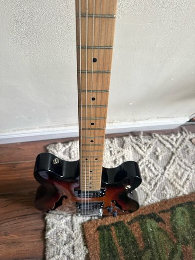 Squire Affinity Starcaster Hollowbody
