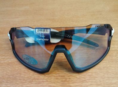 Tifosi Stash Clarion Fototec Lens Cyclist or Golf Sunglasses. Pit Viper Style