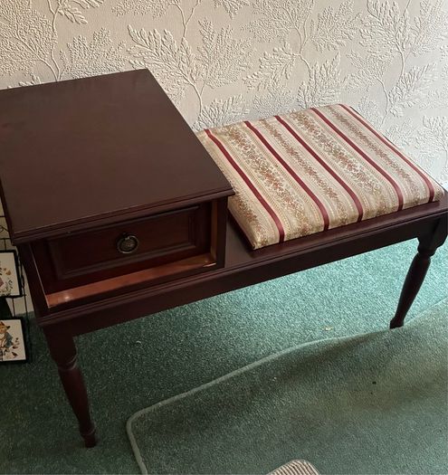 Telephone seat table