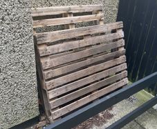 2 Pallets Free to take away