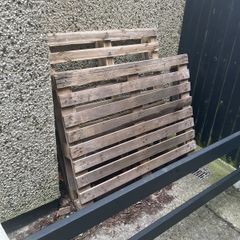 2 Pallets Free to take away