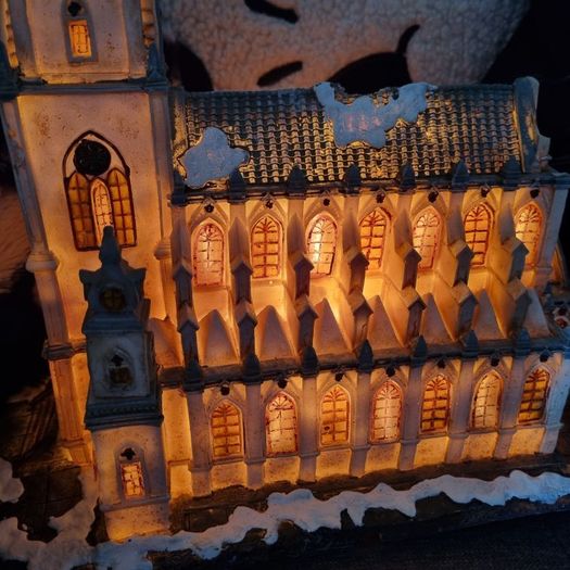 Christmas village cathedral Vintage Y2K plug in