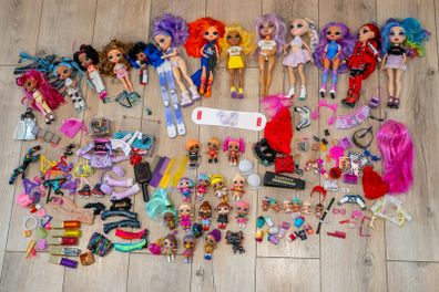 Rainbow High + LOL Dolls - large set