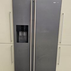 American Fridge with water and ice dispenser
