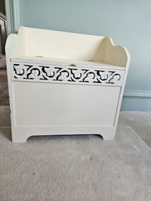 Decorative storage chest