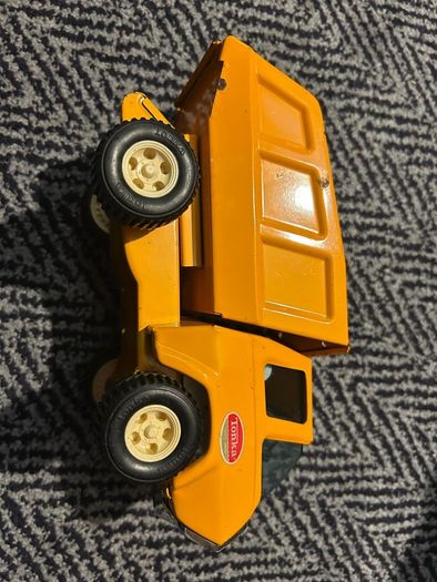 Tonka tipping lorry