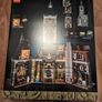 lego Icons 10273 Haunted House Image 3