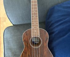 Fender Zuma Exotic Ukulele, Bocote With Gig Bag
