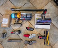 Dyson V15 absolute