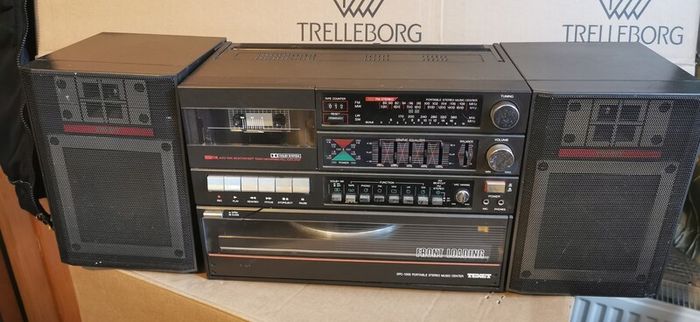 Vintage Portable Boombox Radios - Collection