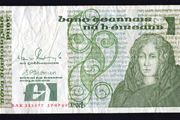 1989 Ireland IR1 Queen Medb (Maeve) Banknote Series B. Note issued 17/07/89. Serial number BAK311477
