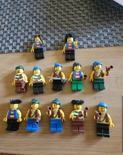 Lego Pirate Minifigure Bundle of 14