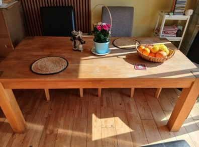 Beautiful Kitchen table and chairs