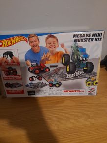 Toys new hot wheels