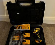 DeWALT DCF601D2-QW 12V 1/4 inch Cordless Screwdriver