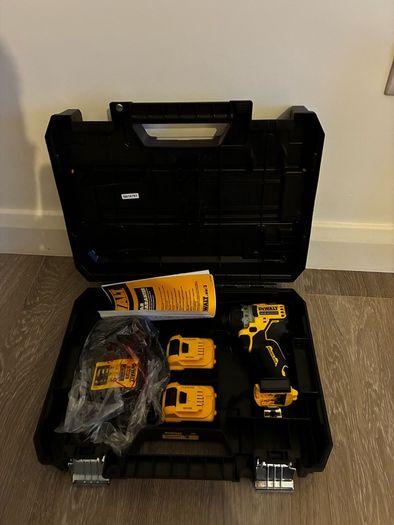 DeWALT DCF601D2-QW 12V 1/4 inch Cordless Screwdriver