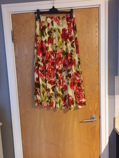 Per Una  Skirt. S.12.   B.N.W.T.