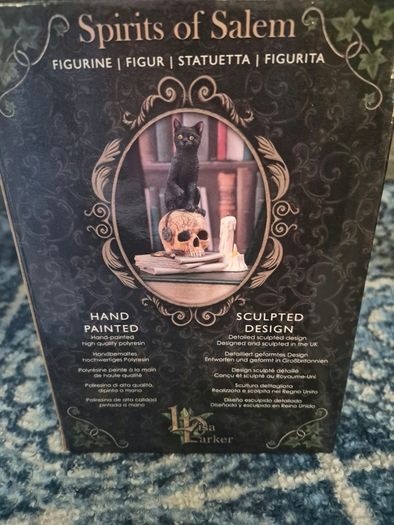 bnib spirits of Salem figure was 49euro