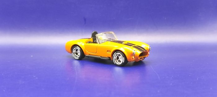 Matchbox Super Chase 1967 Shelby Cobra 427 with custom wheels, mint.