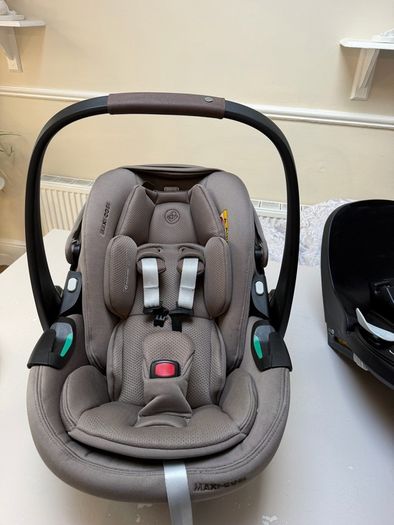 Maxi Cosi car seat