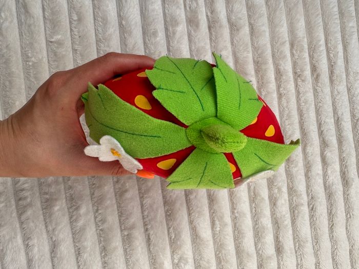 Shopkins Strawberry Kiss Plush 2013 approx. 25 cm. Moose Used Please see photos