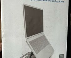 Laptop riser stand