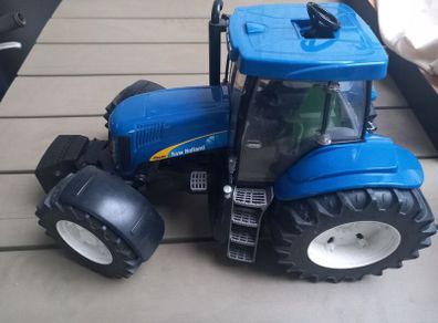 Toy tractor new holland T8040