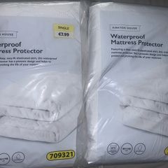 2 new single waterproof mattress protectors