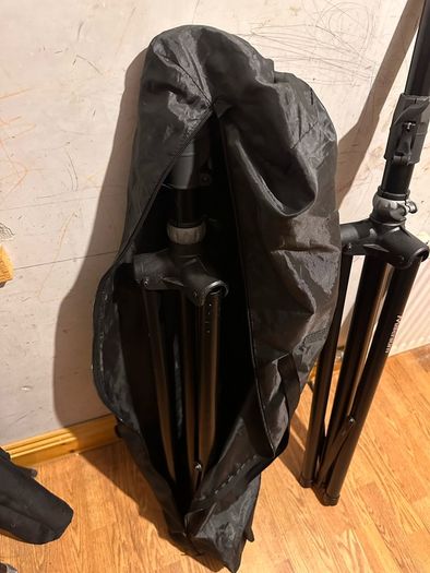 Strut assisted speaker stand x 2 in bag