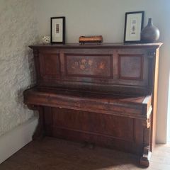 upright piano