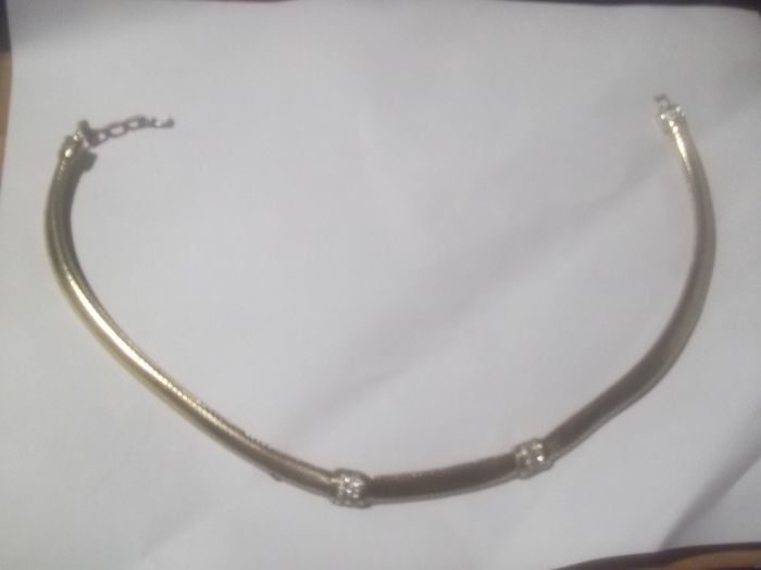 a christian dior necklace gold colour j